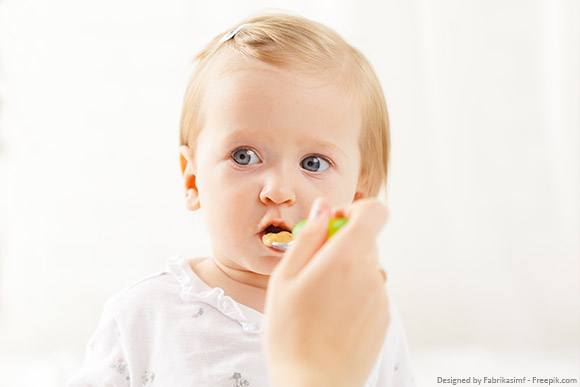 Baby bzw. Kleinkind mit Läusebefall